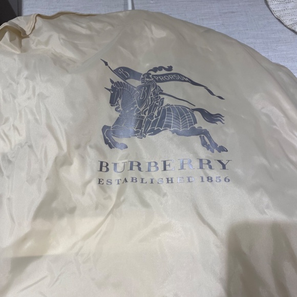 Burberry white double breasted trench - Picture 12 of 13